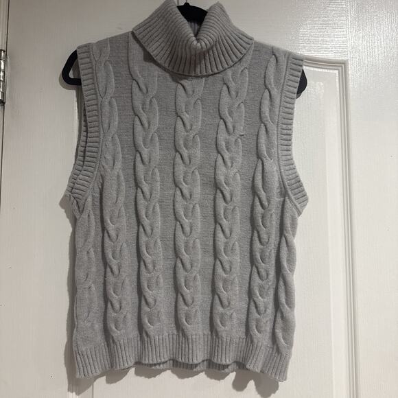 House of Harlow Sweaters - House of Harlow 1960 Gray Cable Knit Soft Turtleneck Sweater Vest - Size Small